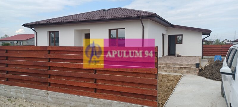 Sabareni, casa noua parter, 3 camere + dependinte