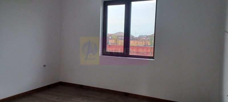 Sabareni, casa noua parter, 3 camere + dependinte