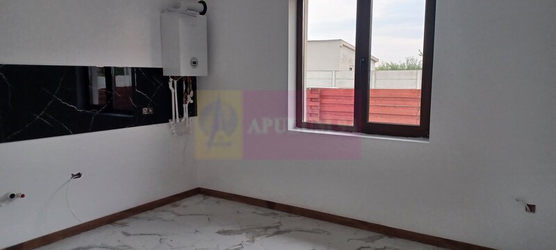Sabareni, casa noua parter, 3 camere + dependinte
